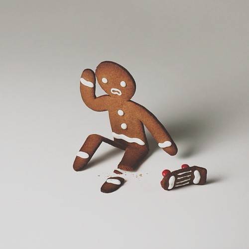 154180 skateboarding gingerbreadman