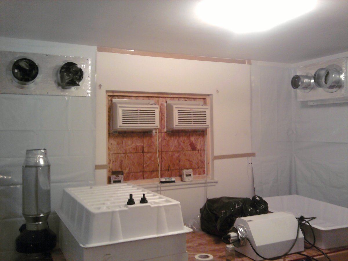 1st room pic with vents