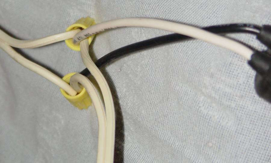 2 cords on socket detail