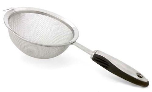 20100426 essential kitchen hand strainer