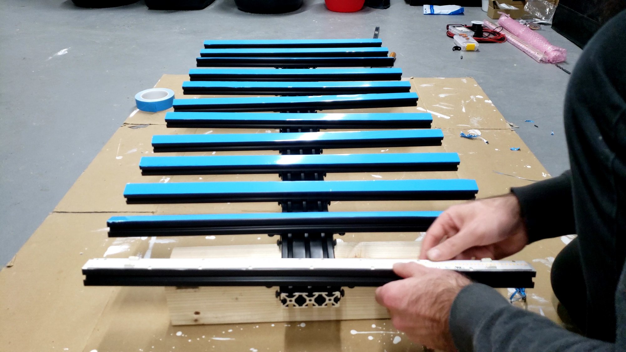 4 adhere led strips