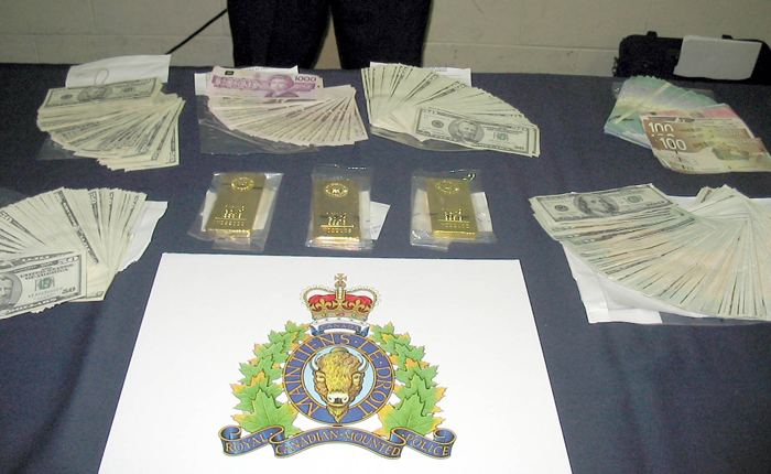 4677 RCMPdisplay1