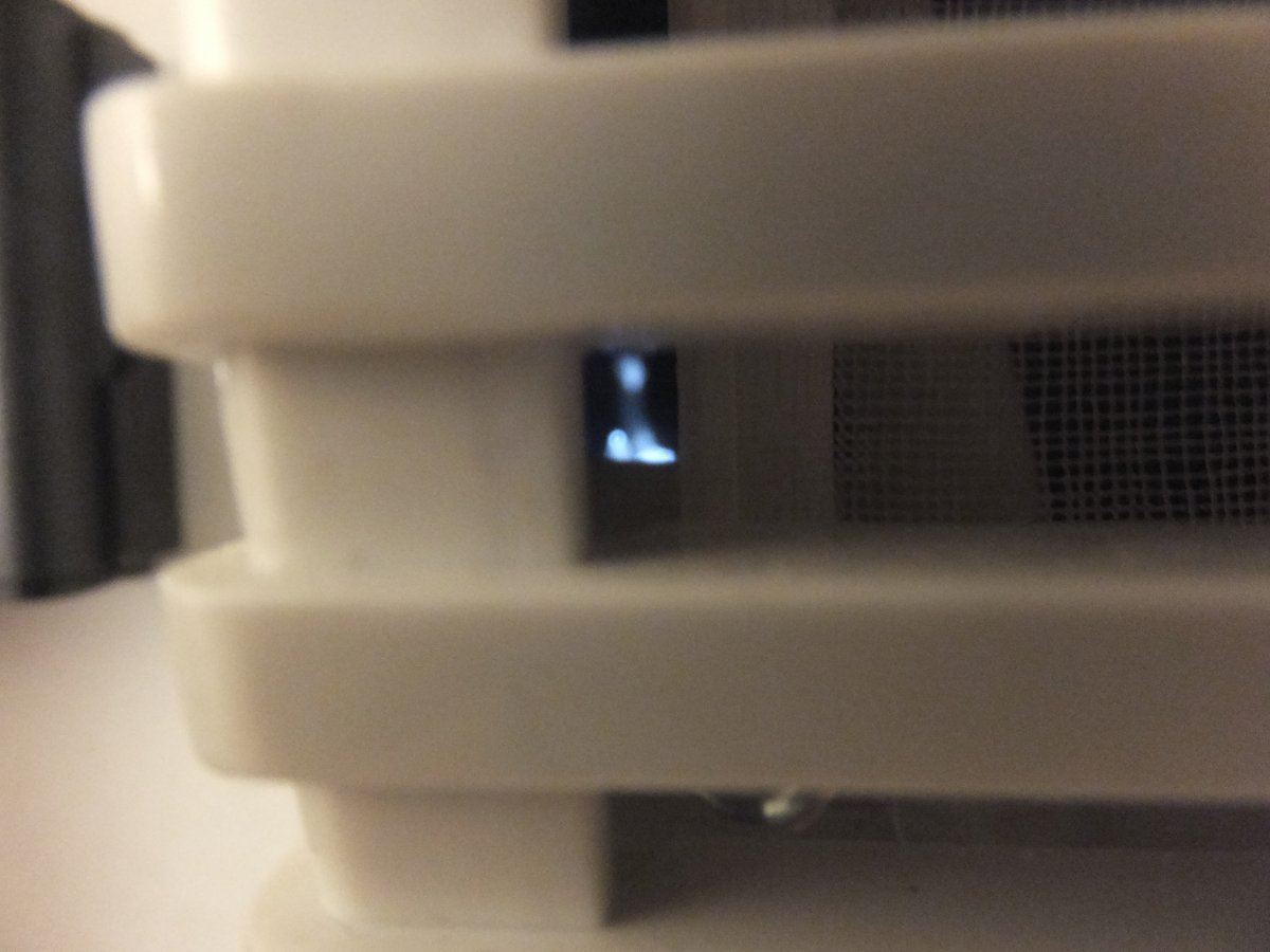 AirCon Light Leak