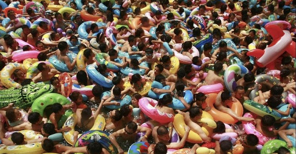 China crowded pool 010