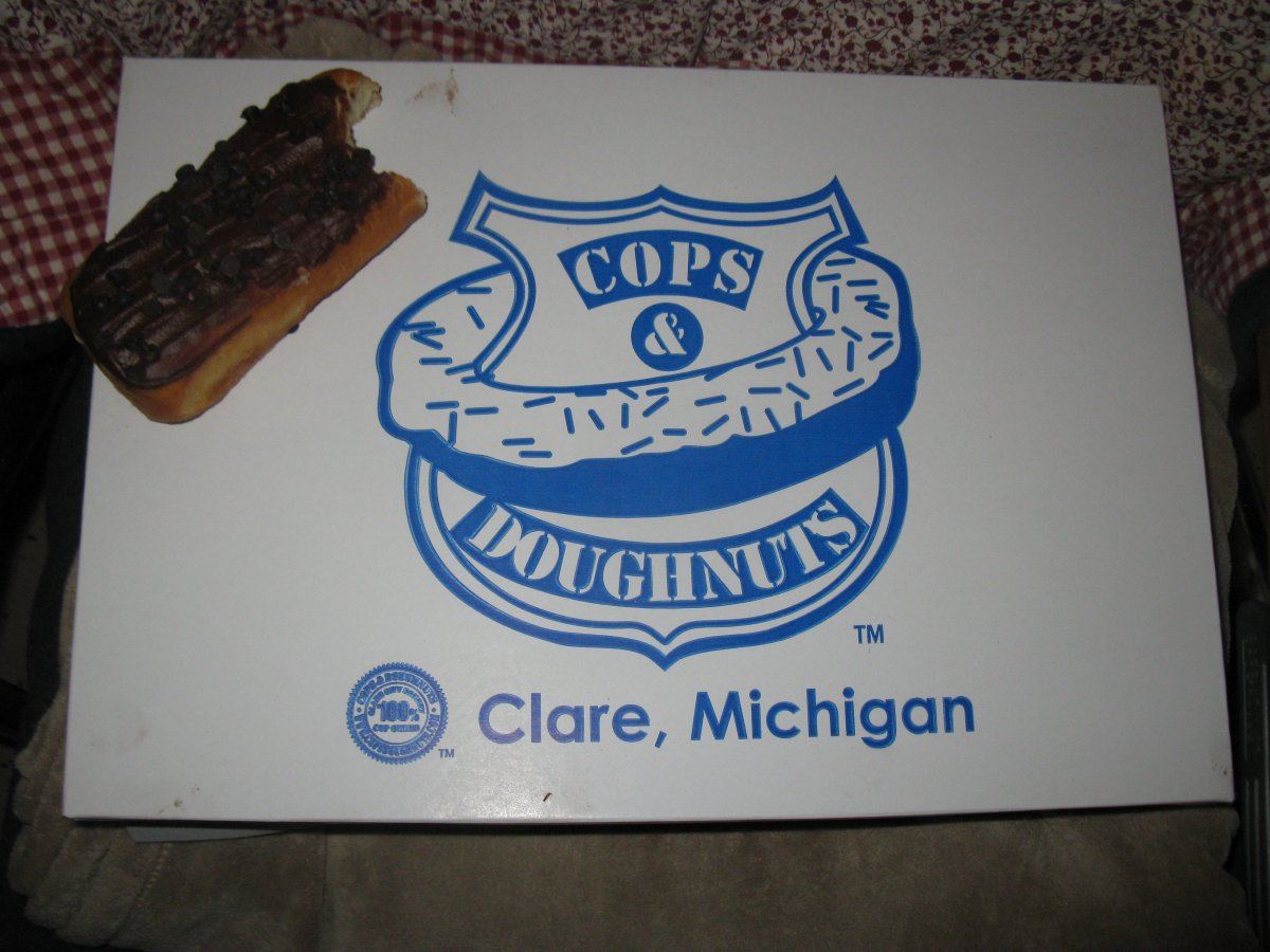 Cops n doughnuts 001