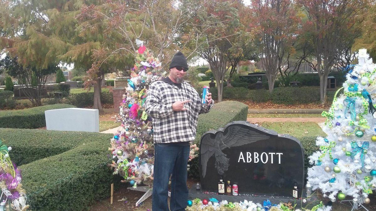DimebagGravesite