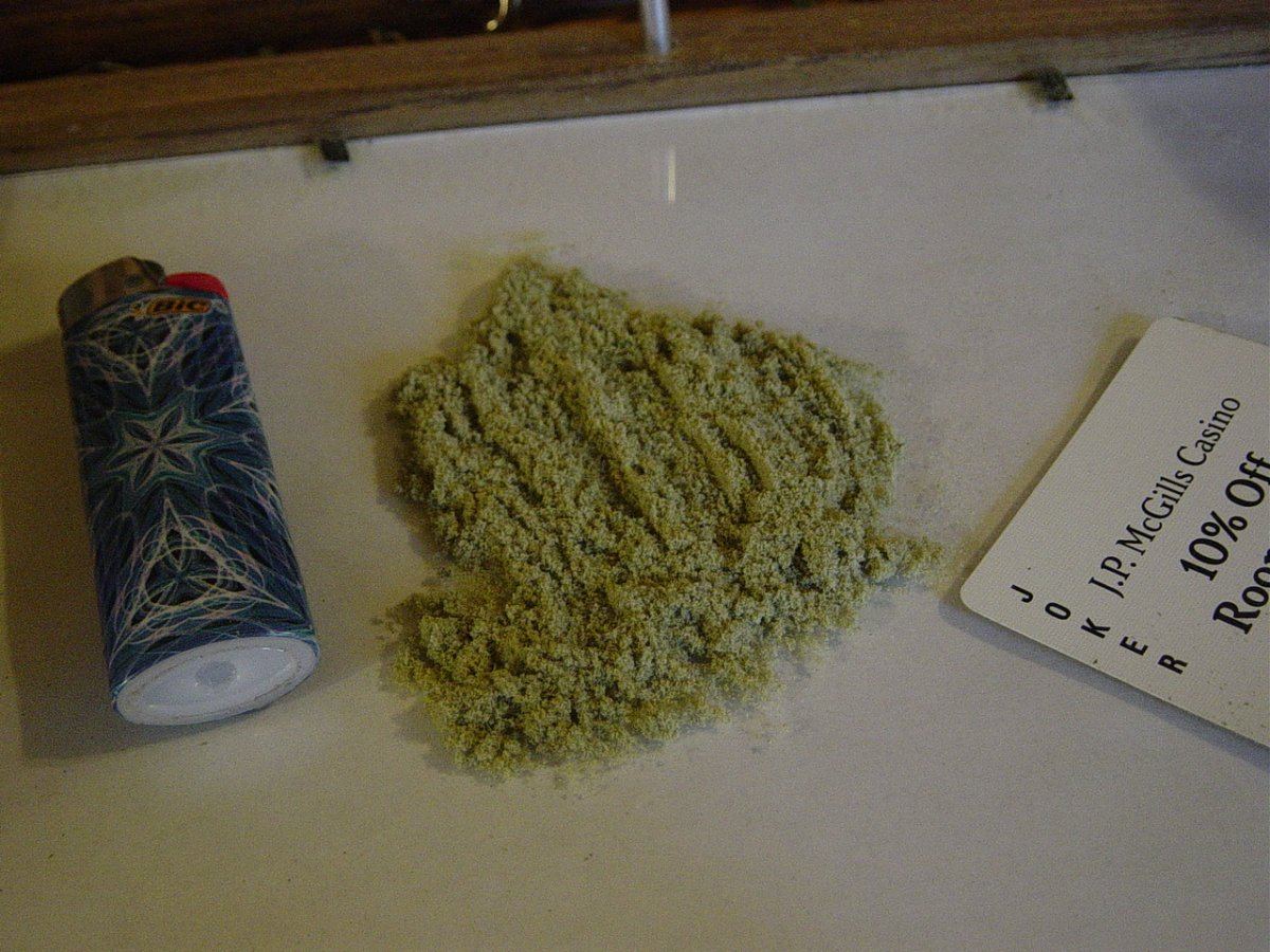 Dry sift kif hand rolled 004