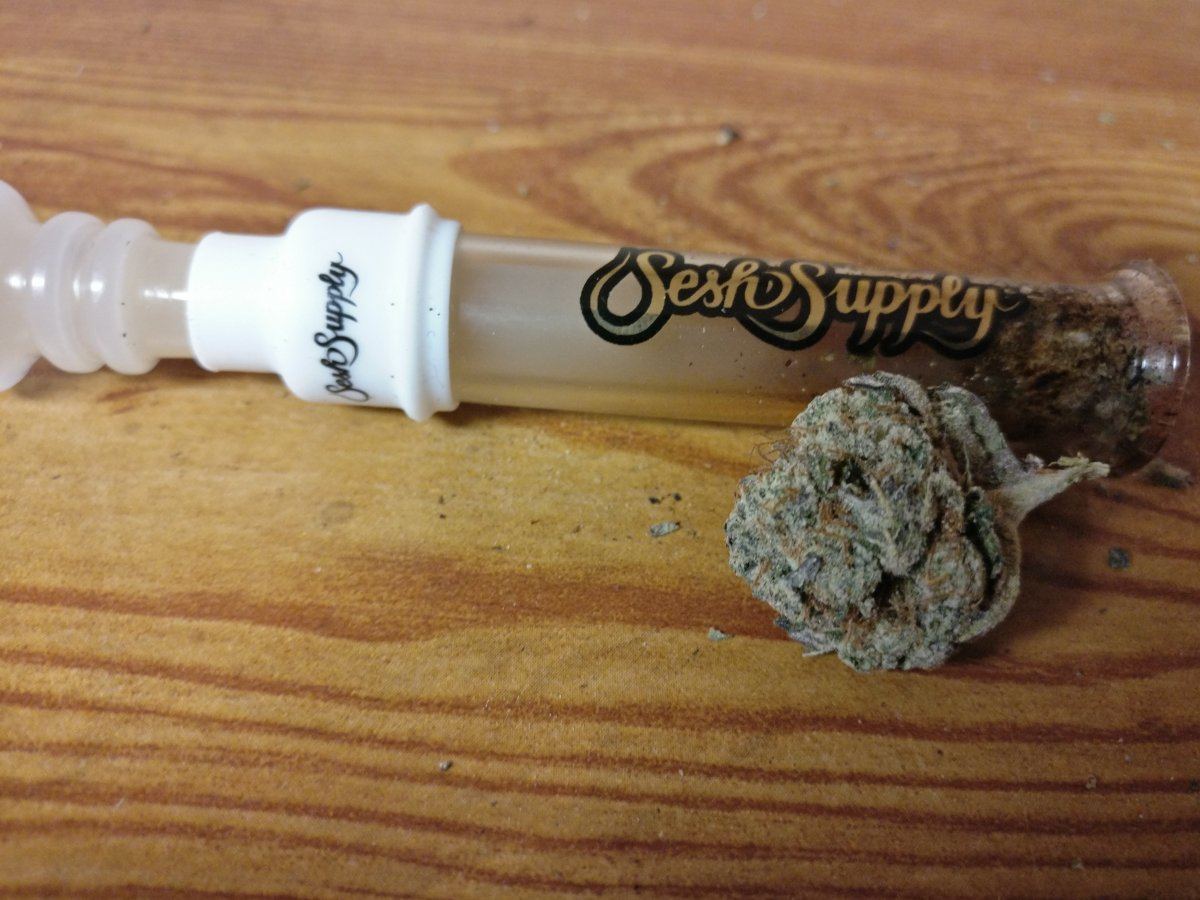 Houserglassbluntghosttrainhaze