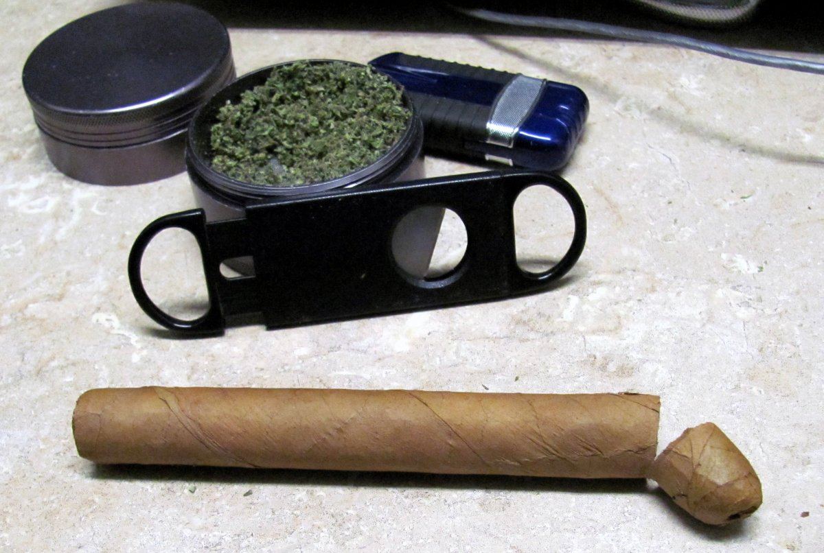 How to roll a dutch master blunt 5