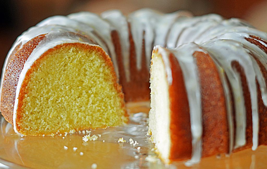 Lemon Buttermilk Pound Cake1 1024x650