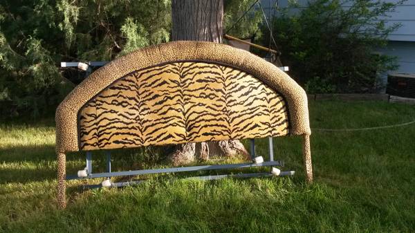 Leopardprintheadboard01