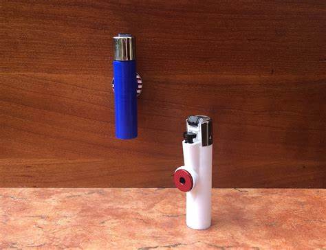 Magnet lighter