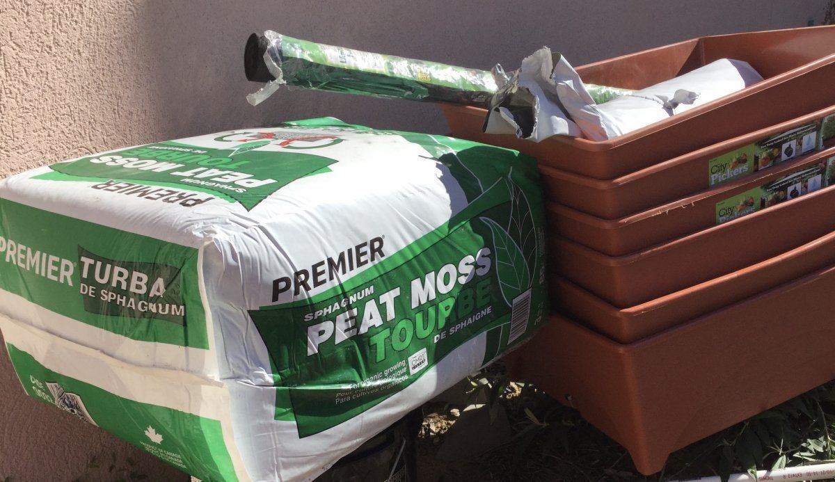 Peat moss bale1