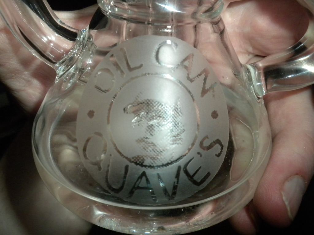 Quaves oil can