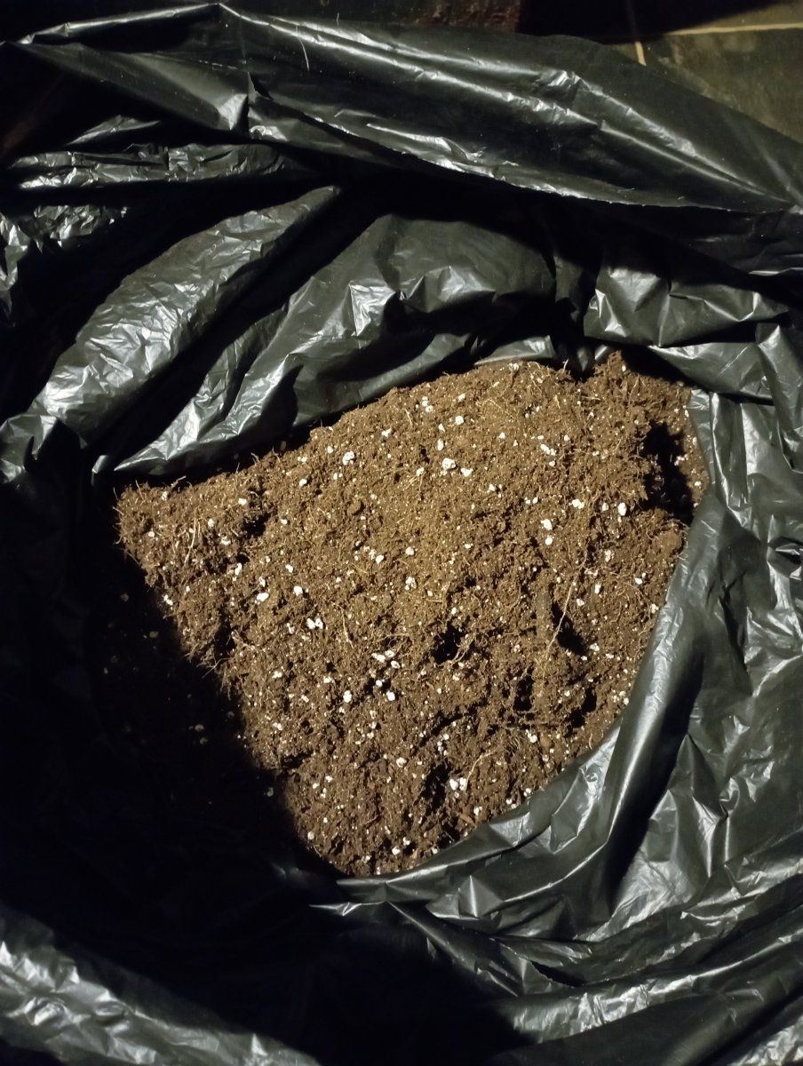 Reusable soil r