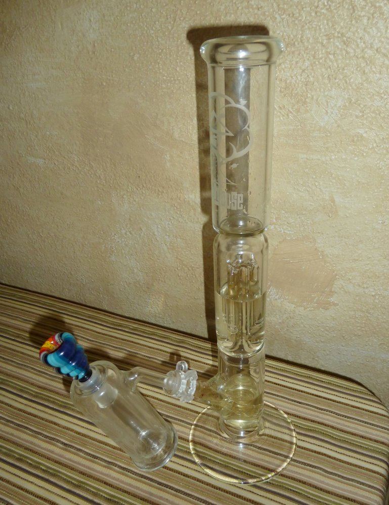 Science glass and Mota Gens 004