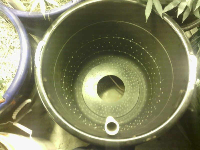 Self irrigated planter 7