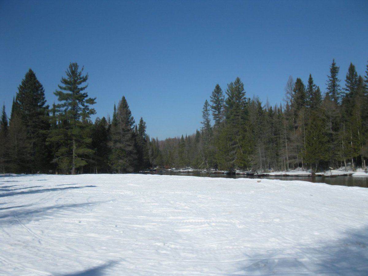 Snow trails  060