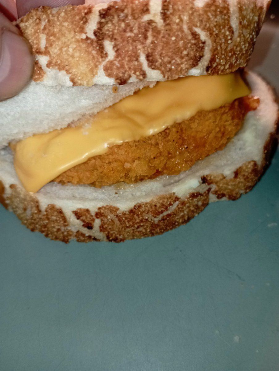 Spicy cheeseburger