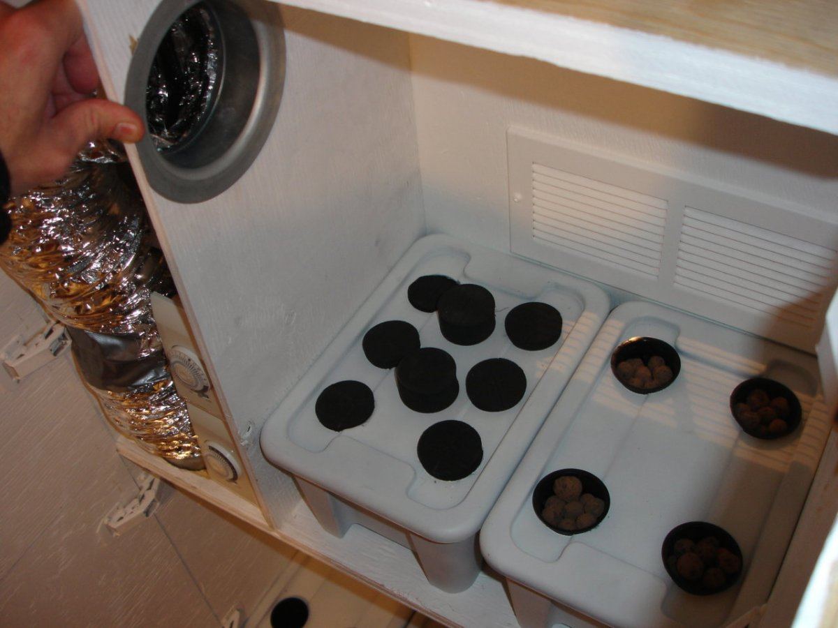 Stealth dwc home made cabinet 8