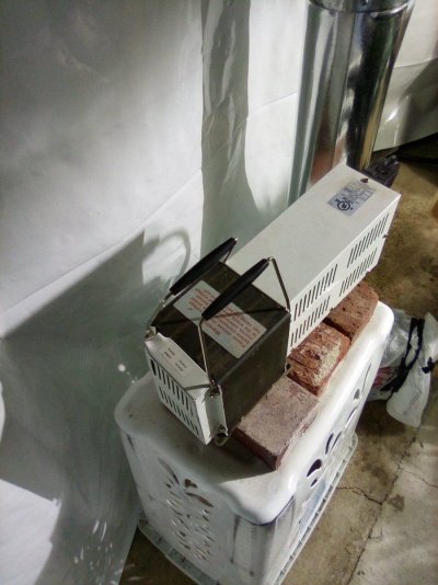 eh-my-name-is-alby-35-year-grower-low-tech-guru-grand-poohbah-of-all-that-is-cheap-and-thrifty...jpg