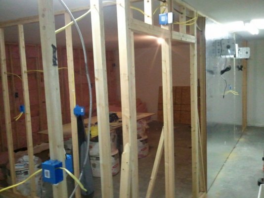 GROW DIARY: Hilltopfarms' new 12kw room 1st run