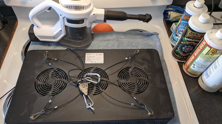 led-grow-light-maintenance-keeping-it-running-cool-disassembly-photos.jpg
