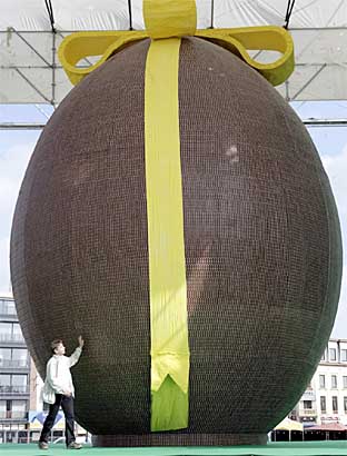 worlds-largest-easter-egg.jpg