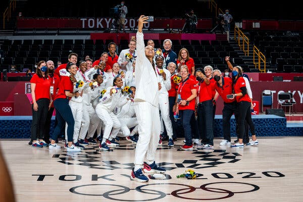 Griner took a photo with her U.S. teammates after they won the gold medal at the Tokyo Olympics last year.
