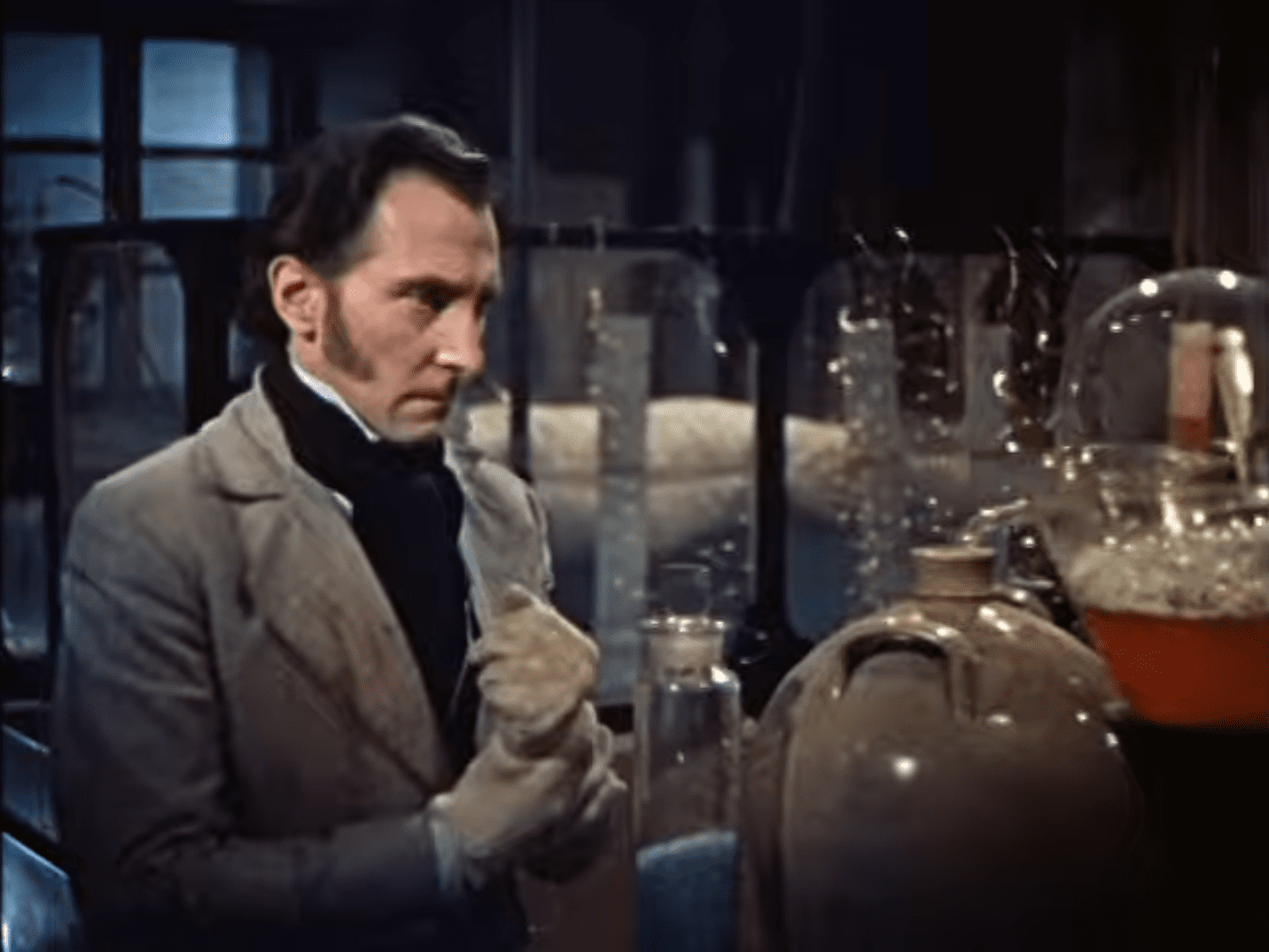 The_Curse_Of_Frankenstein_%281957%29_trailer_-_Peter_Cushing_experimenting_2.png