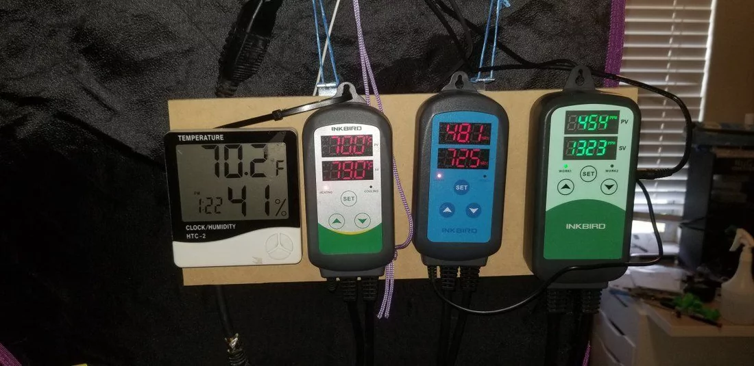 Grower's Select Digital Thermometer & Humidity Meter (HTC-1)